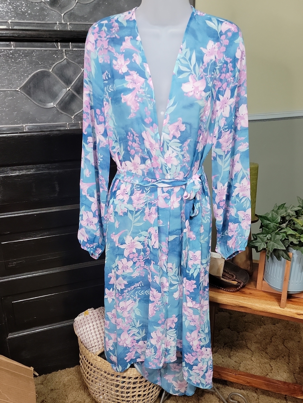 Colleen Lopez Blue and Pink Sheer Floral Kimono With Tie Hi/Low Hem Woman Size S
